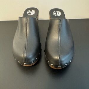 Women's Black Leather Mules